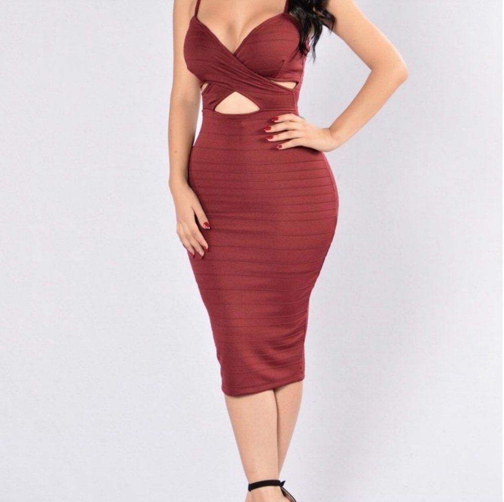 FASHION NOVA BURGUNDY DRESS